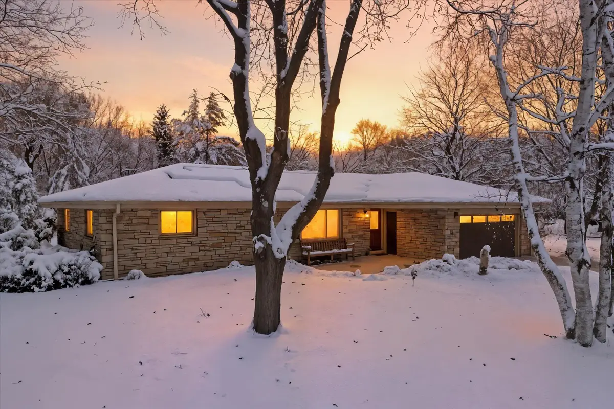 1420 W Larkspur Ln, River Hills, WI 53217 - Image #1