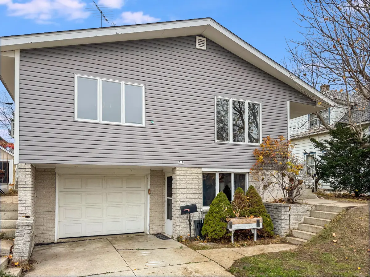 718 S 22nd St, Manitowoc, WI 54220 - Image #1