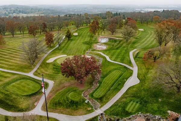 W275S3617 Payne Stewart Ct, Waukesha, WI 53189