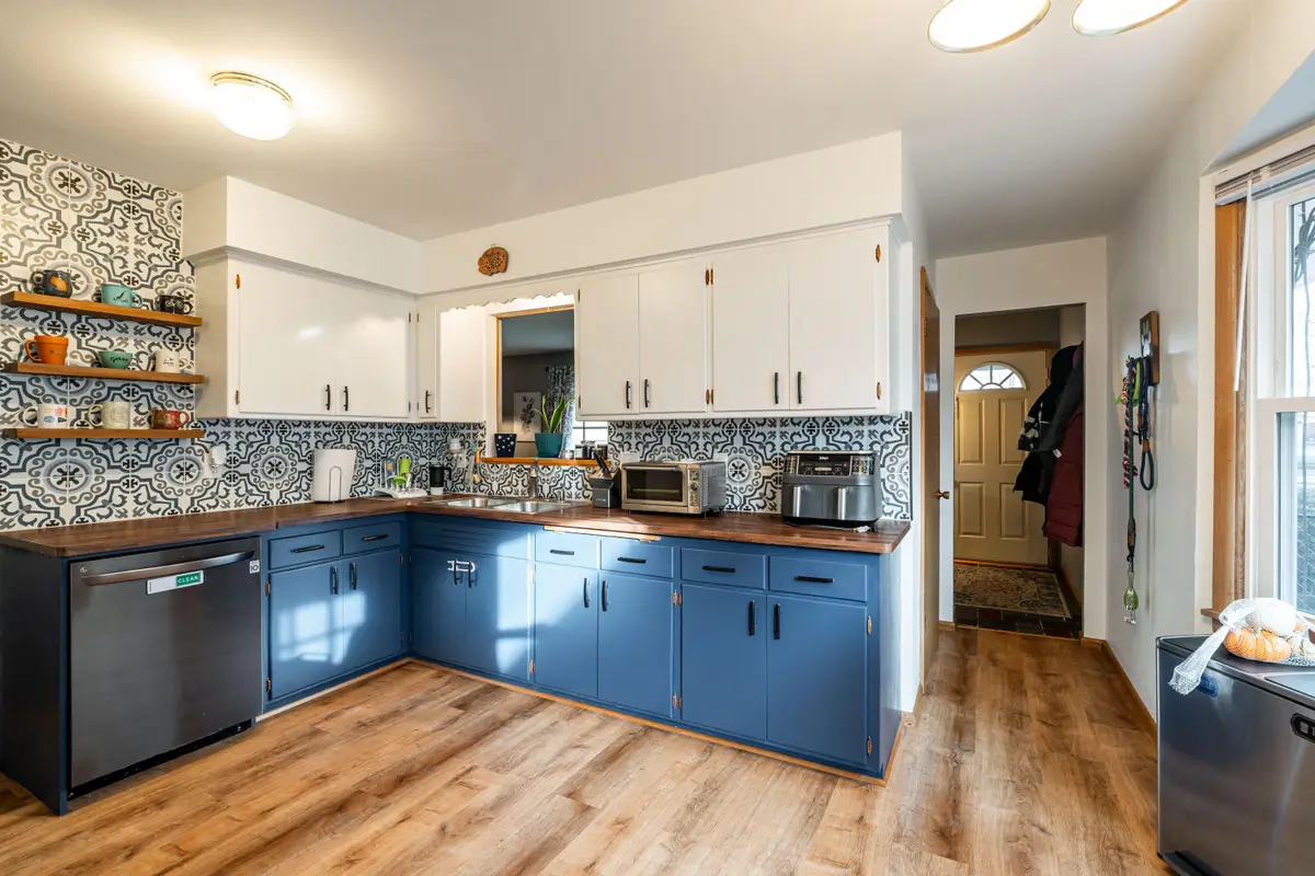 3845 N 100th St, Wauwatosa, WI 53222 - Image #1