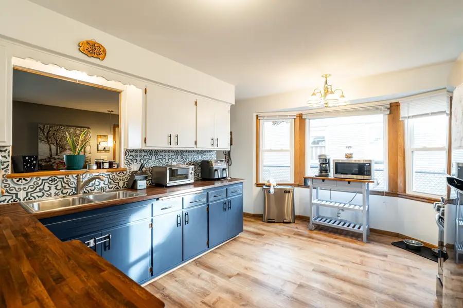 3845 N 100th St, Wauwatosa, WI 53222 - Image #2