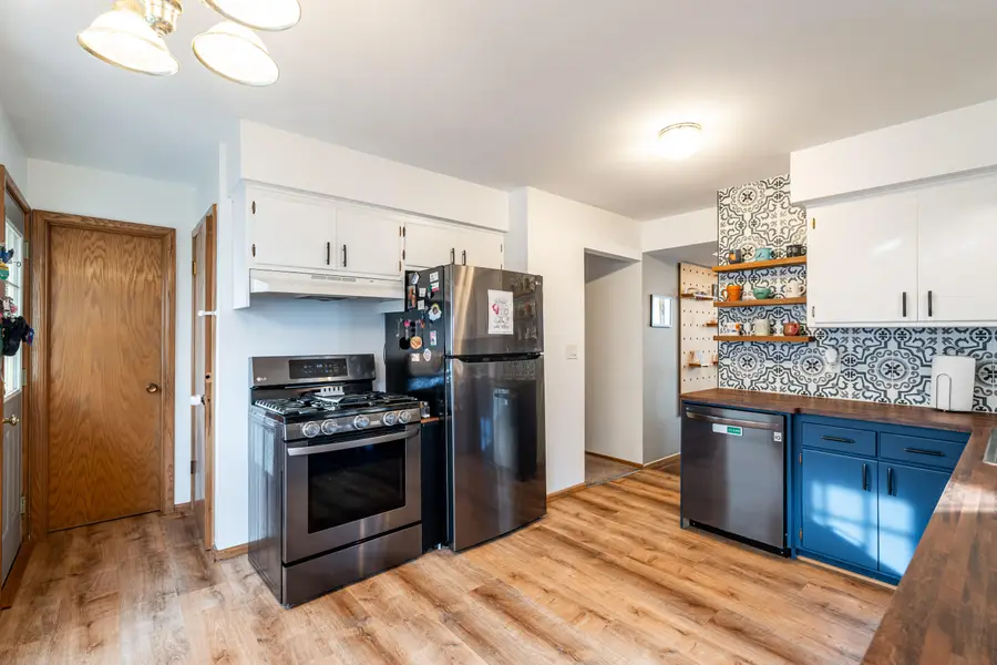 3845 N 100th St, Wauwatosa, WI 53222 - Image #3