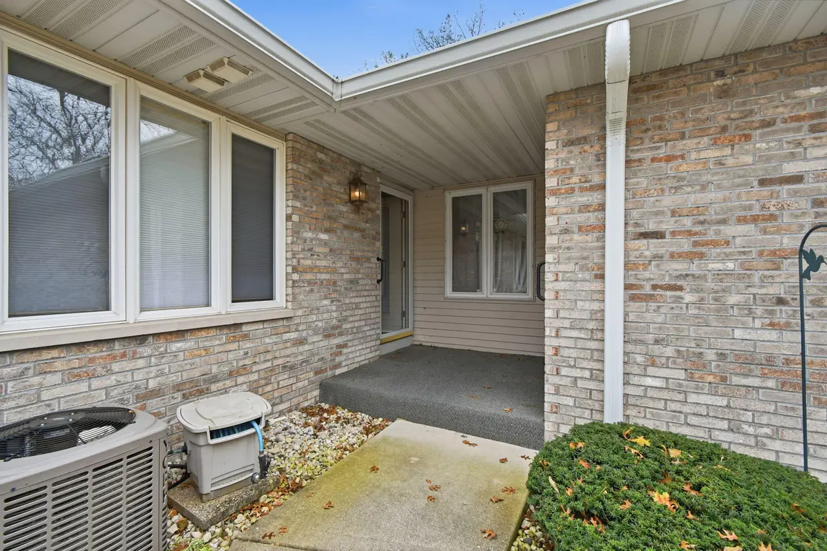 404 Monica Ave, Burlington, WI 53105 - Image #1