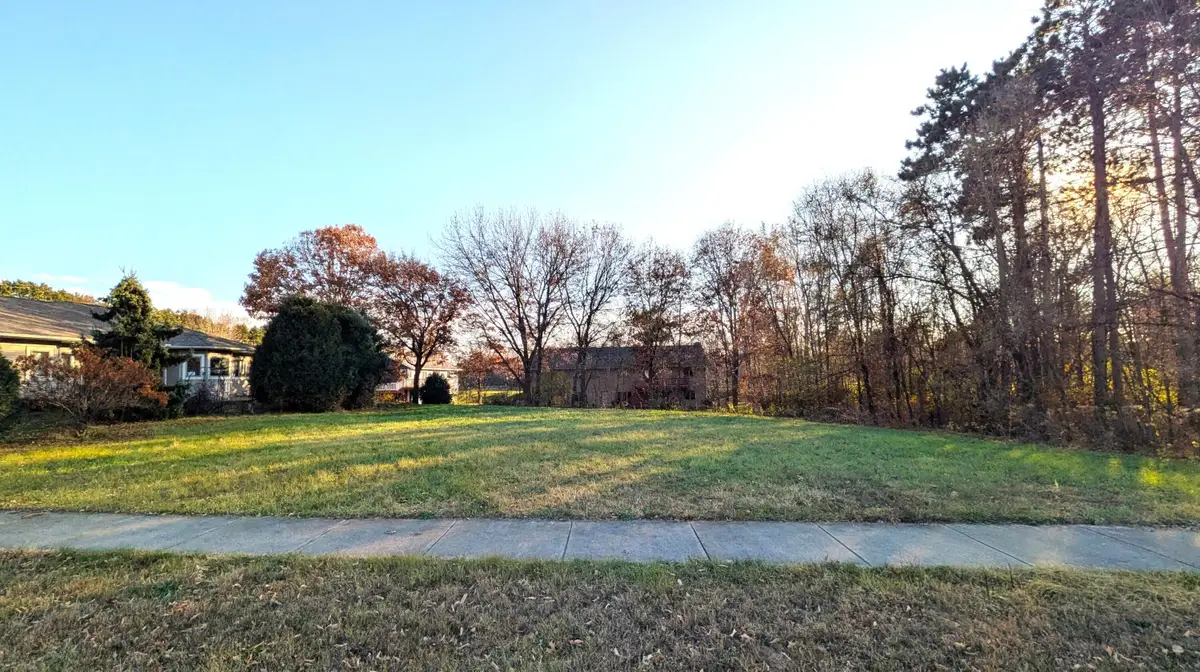 906 Jackpine Dr, Holmen, WI 54636 - Image #1