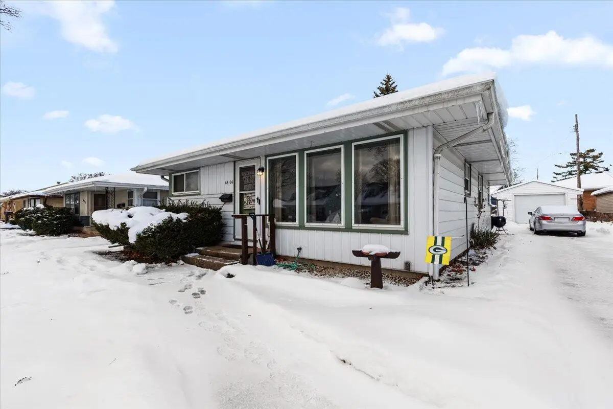 6606 W Dodge Pl, Milwaukee, WI 53220 - Image #1