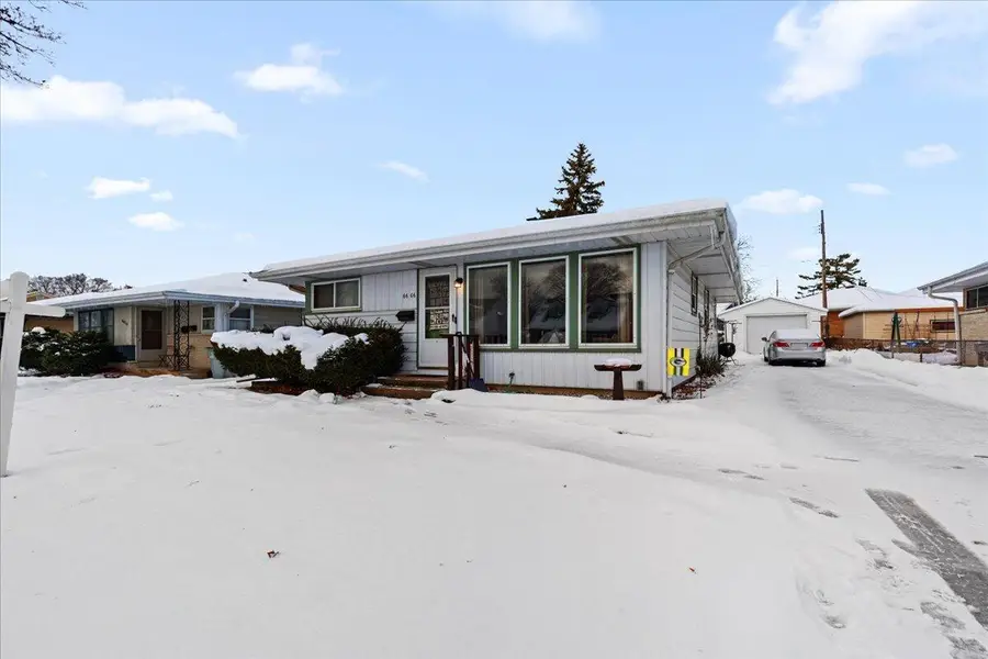 6606 W Dodge Pl, Milwaukee, WI 53220 - Image #3