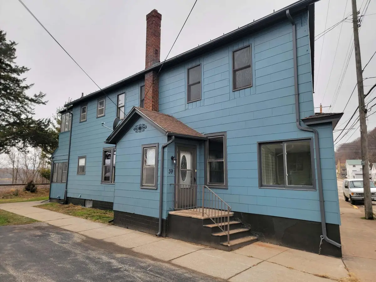 39 N Shore Dr, Fountain City, WI 54629 - Image #1