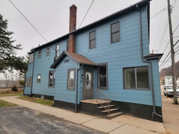 39 N Shore Dr, Fountain City, WI 54629