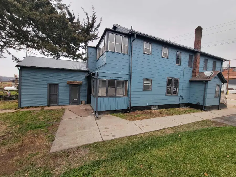 39 N Shore Dr, Fountain City, WI 54629 - Image #3