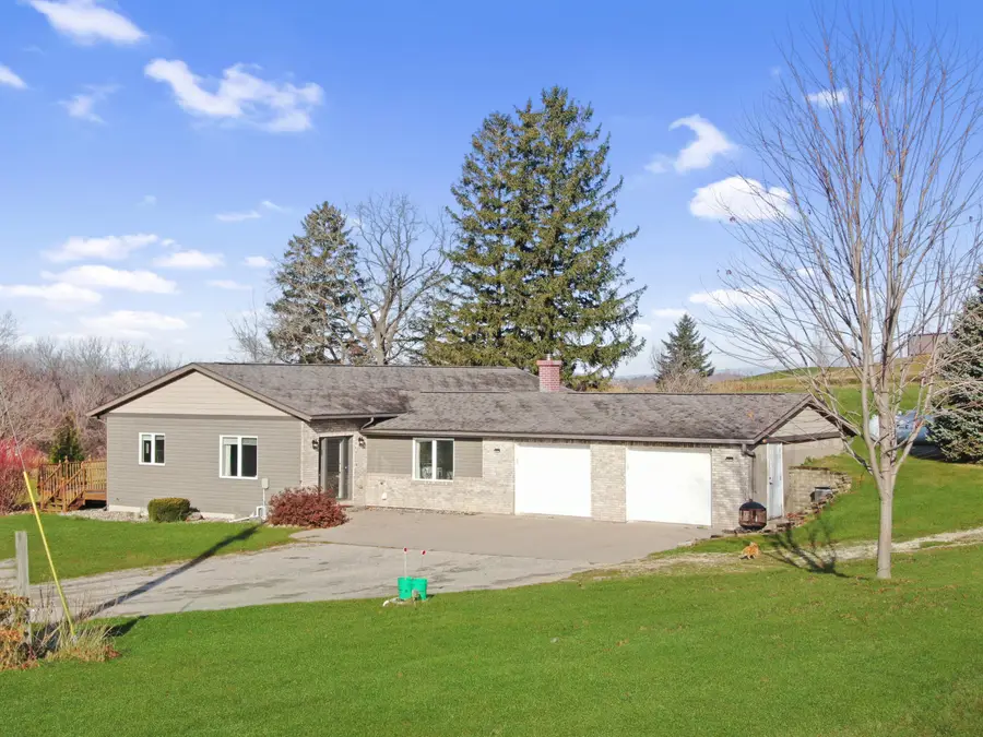 E2732 Brinkman Ridge Rd, Hamburg, WI 54621 - Image #2