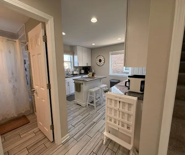 424 E Waterford Ave, Milwaukee, WI 53207