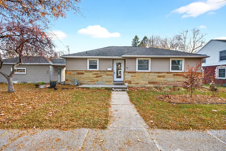 617 W Seymour St, Appleton, WI 54915 - Image #2