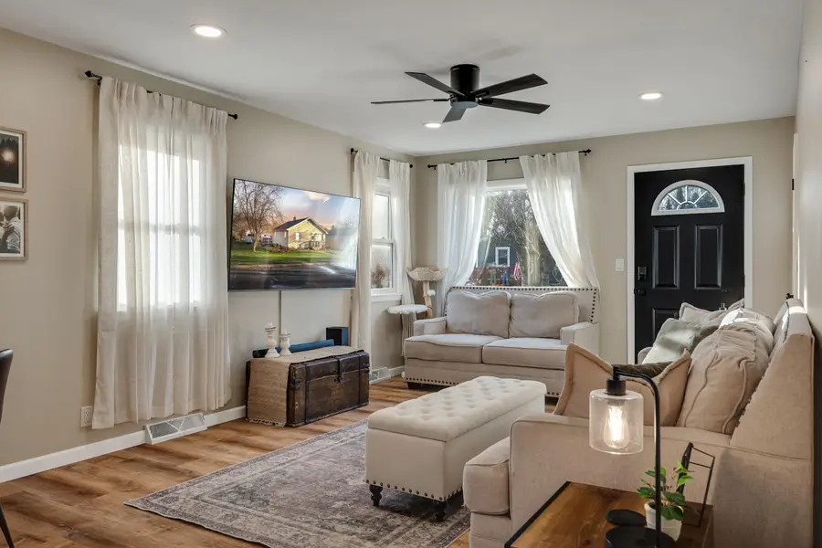 407 Morris St, Holmen, WI 54636 - Image #3