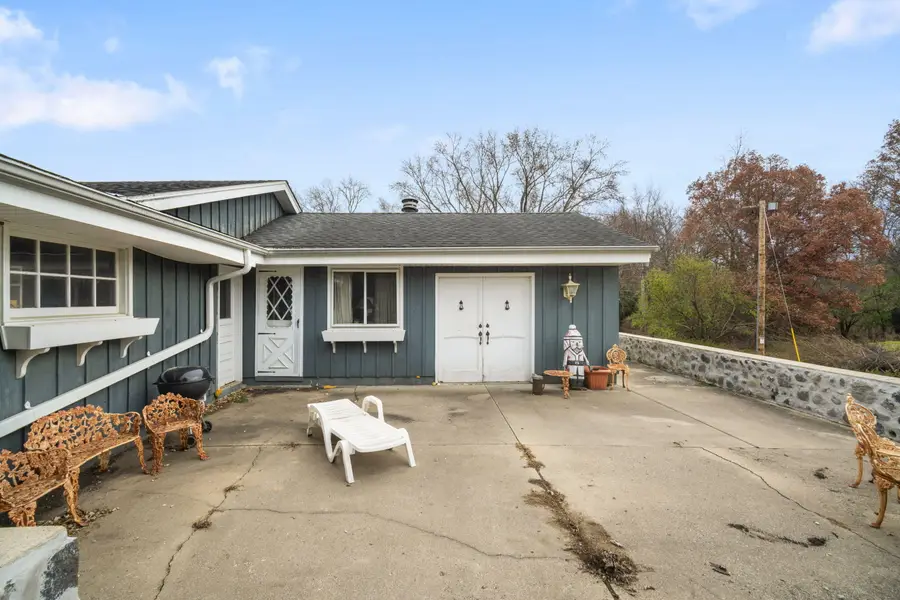 W275S3302 Burnell Dr, Waukesha, WI 53189 - Image #3