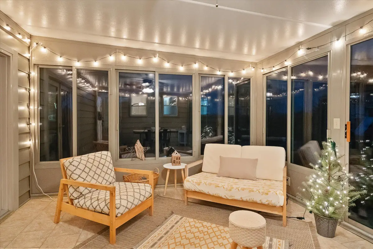 W282N6654 Meadowlark Ln, Merton, WI 53029 - Image #1