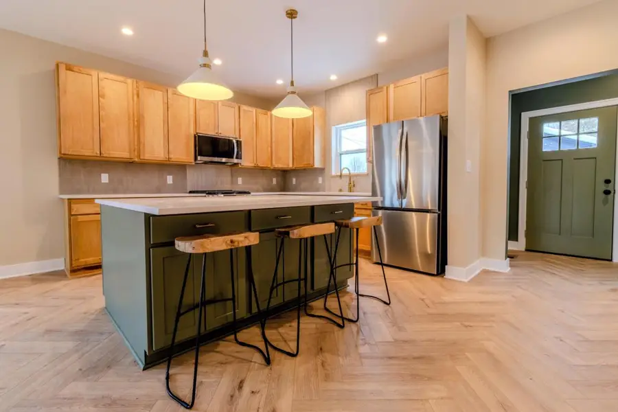 1800 E Hillcrest Ave, Milwaukee, WI 53207 - Image #2