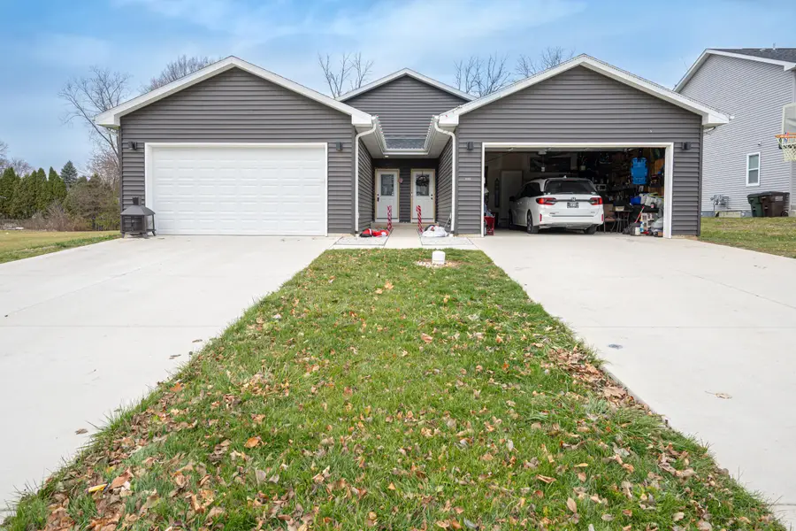 3314 W Alvina Ave, Greenfield, WI 53221 - Image #2