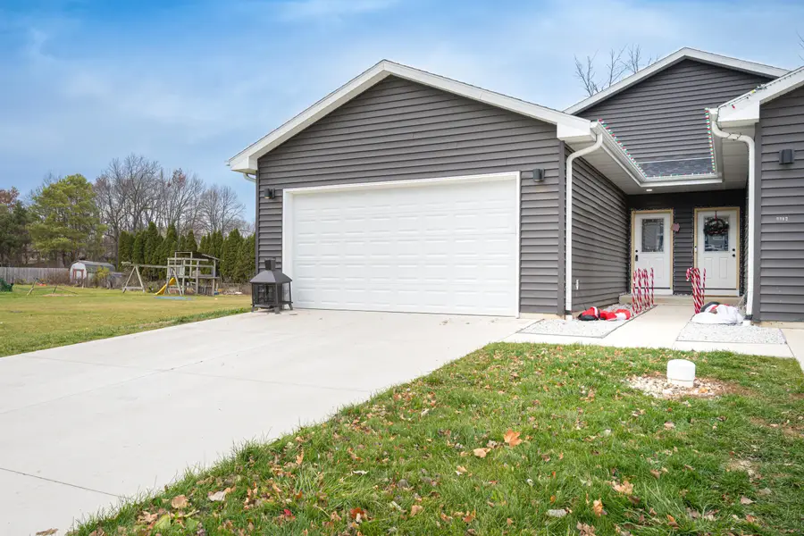 3314 W Alvina Ave, Greenfield, WI 53221 - Image #3