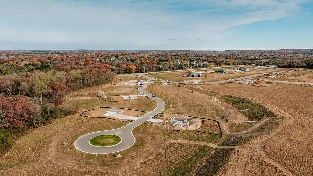 466 W Talbots Woods Dr, Dousman, WI 53066 - #1