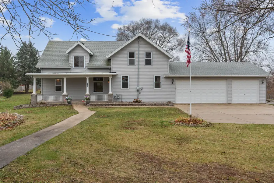 815 Fredonia Ave, Fredonia, WI 53021 - Image #2