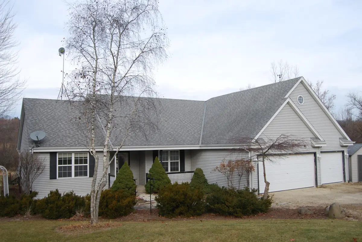 7210 Badger Ln, Wayne, WI 53002 - Image #1