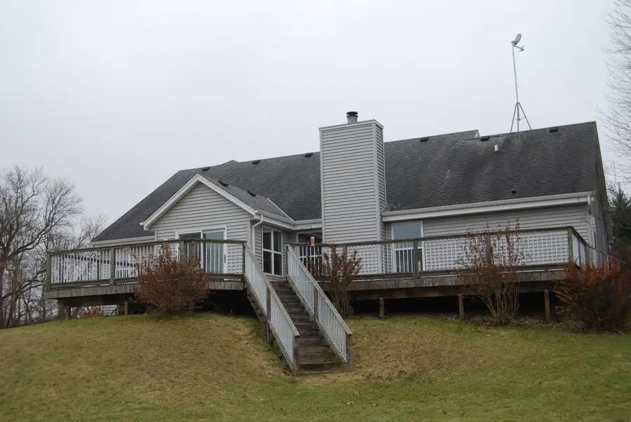 7210 Badger Ln, Wayne, WI 53002 - Image #2