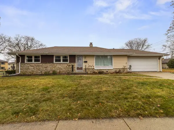 3025 S 72nd St, West Allis, WI 53219