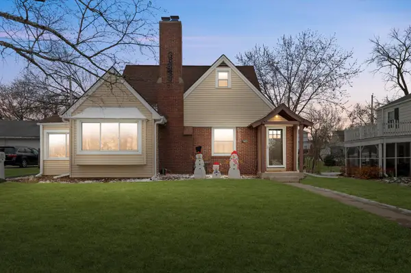 W163N8459 Arthur Ave, Menomonee Falls, WI 53051