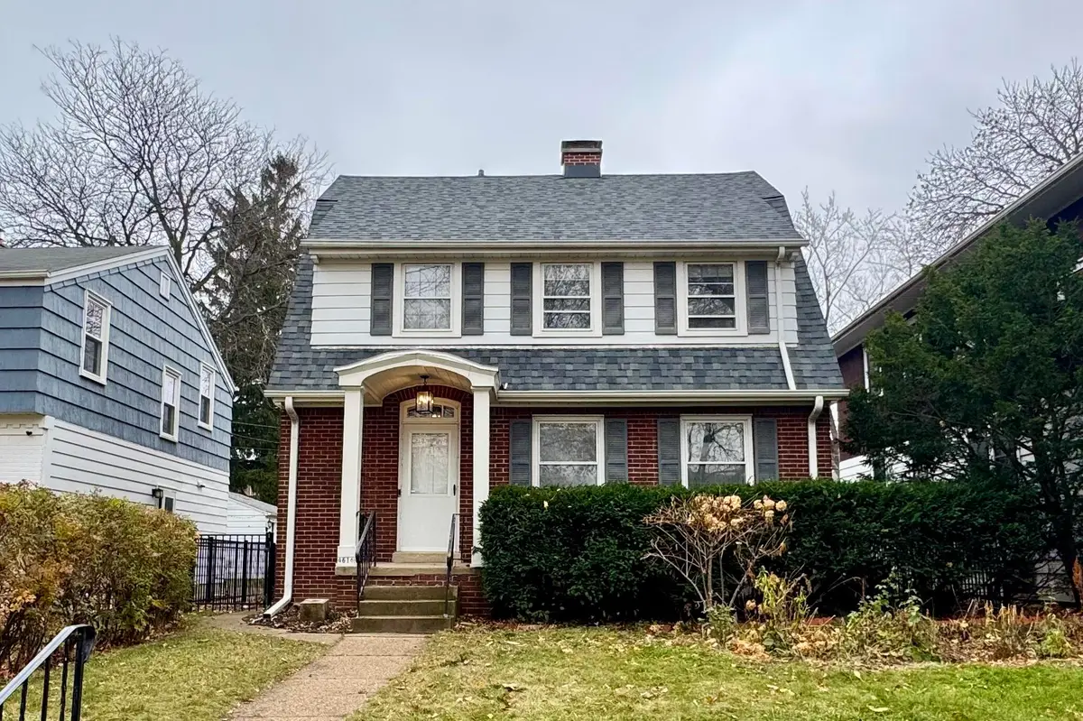 4616 N Larkin St, Whitefish Bay, WI 53211 - Image #1