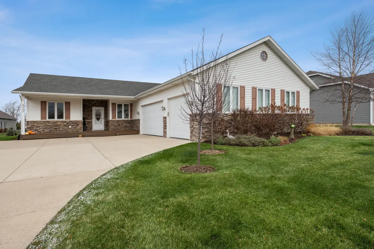 522 Bridgewater Cir, Williams Bay, WI 53191 - Image #1