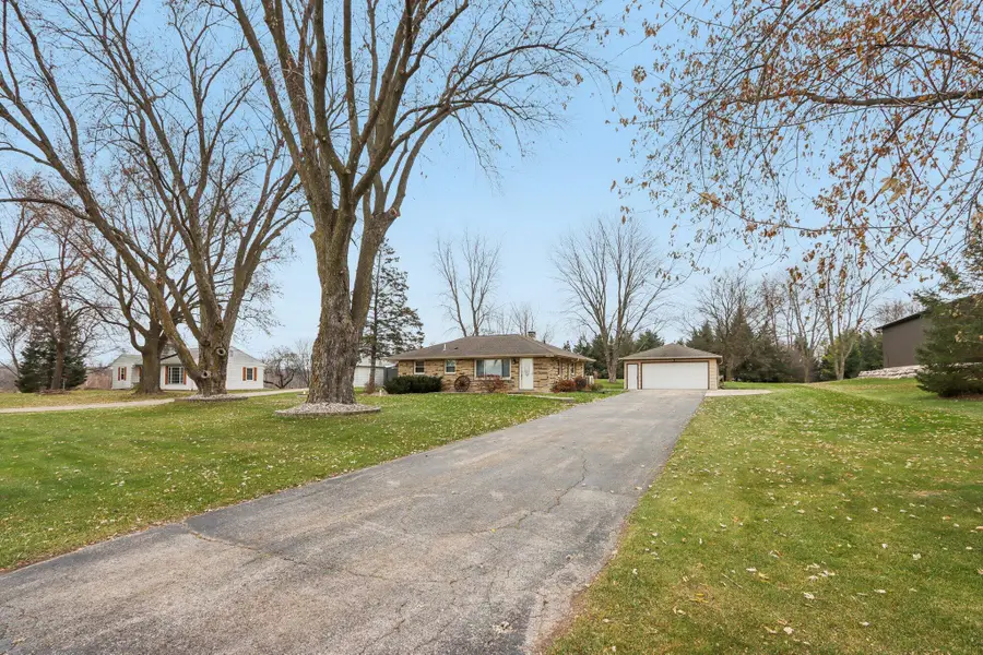 W249N8240 Hillside Rd, Lisbon, WI 53089 - Image #2