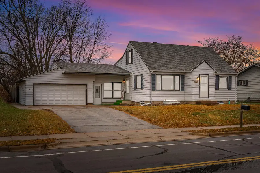 527 Sand Lake Rd, Onalaska, WI 54650 - Image #2