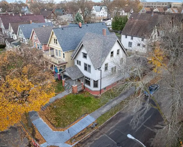 3249 W Mckinley Blvd, Milwaukee, WI 53208