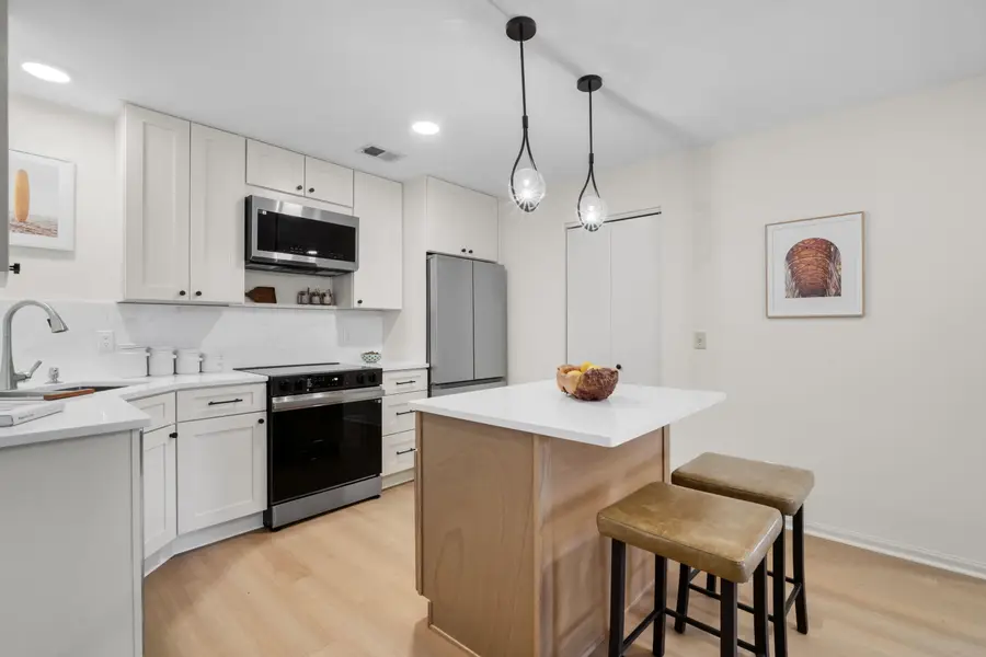 116 E Freistadt Rd, Thiensville, WI 53092 - Image #2