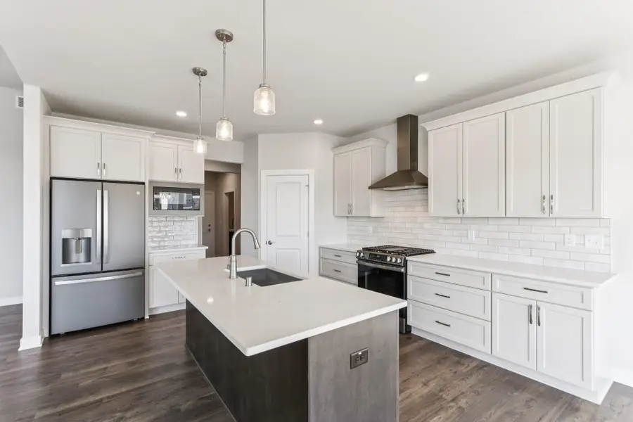 1940 N Creek Dr, Grafton, WI 53024 - Image #3