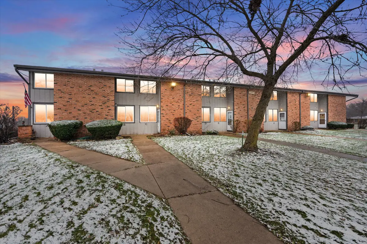 1522 Big Bend Rd, Waukesha, WI 53189 - Image #1