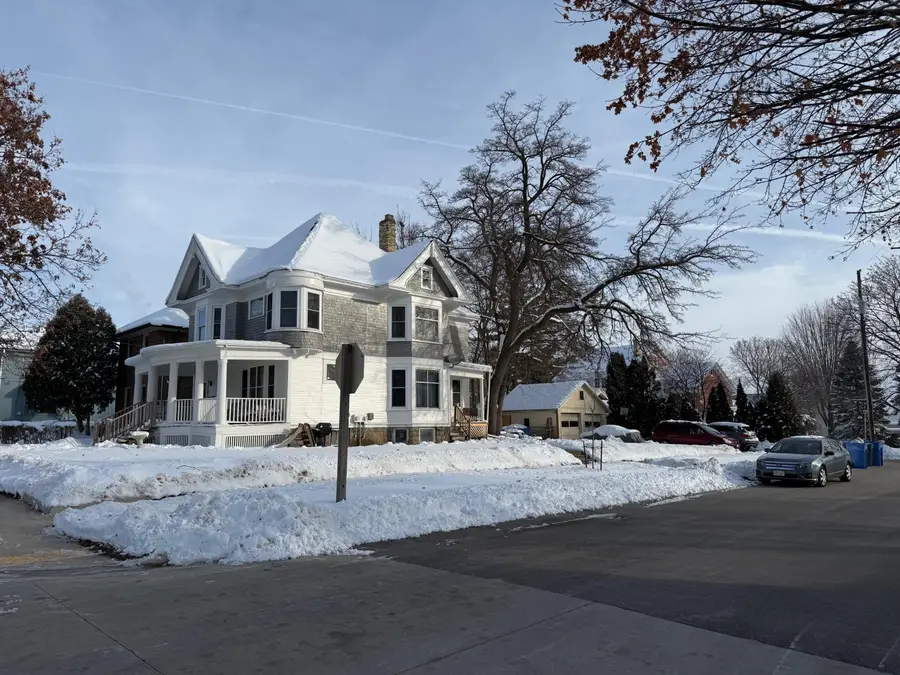 215 S Church St, Watertown, WI 53094 - Image #2