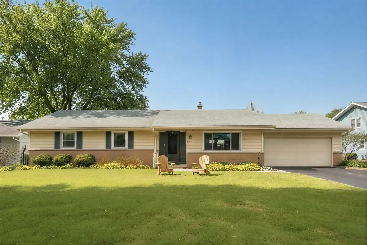 1213 W Glen River Rd, Glendale, WI 53217 - Image #1