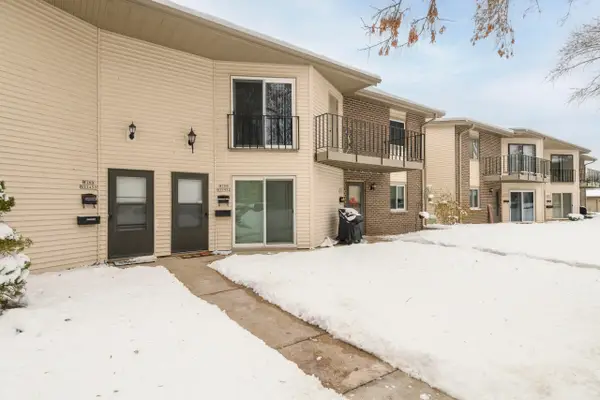 W169N11452 Biscayne Dr, Germantown, WI 53022