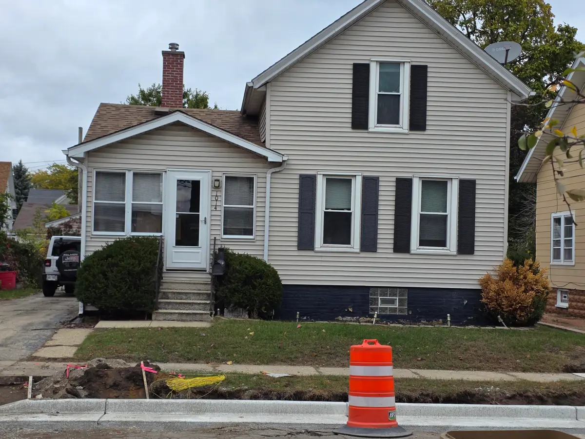 1014 71st St, Kenosha, WI 53143 - Image #1