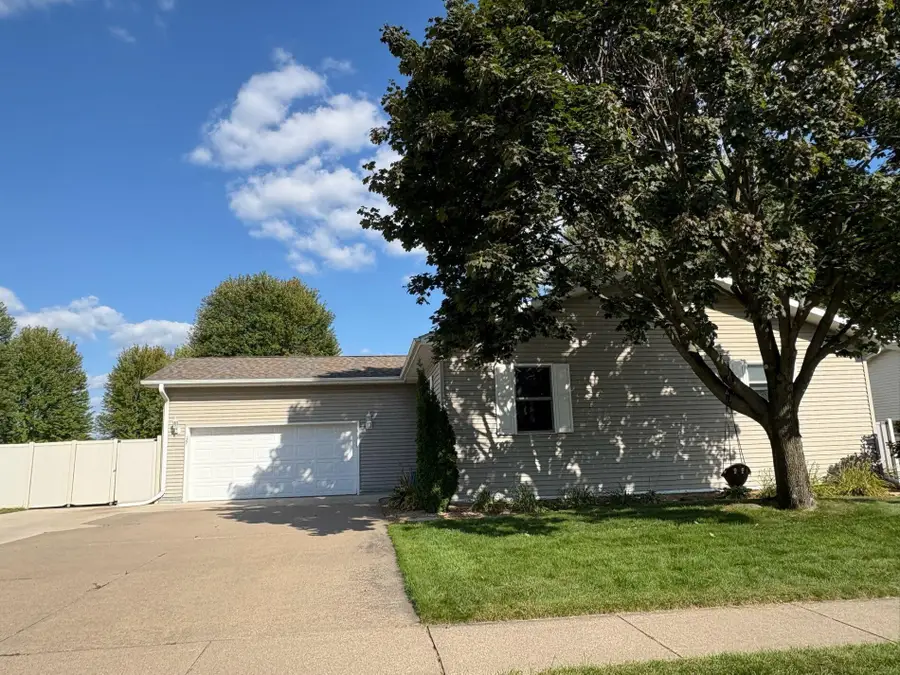 137 Acorn Ln, West Salem, WI 54669 - Image #2