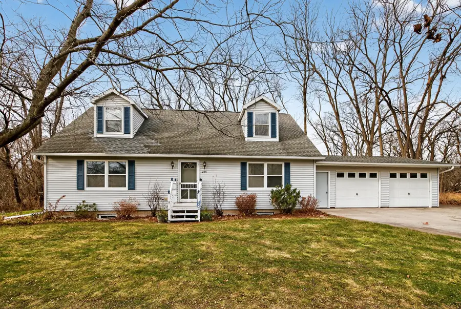 225 Juneau St, Lowell, WI 53557 - Image #2