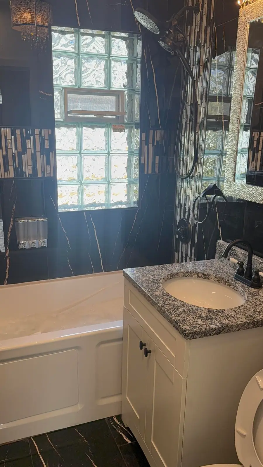 5547 N 37th St N, Milwaukee, WI 53209 - Image #2