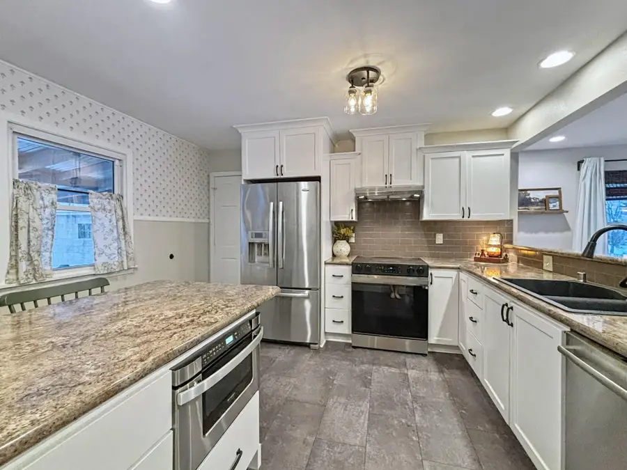 3754 E Van Eimeren Ave, Cudahy, WI 53110 - Image #3