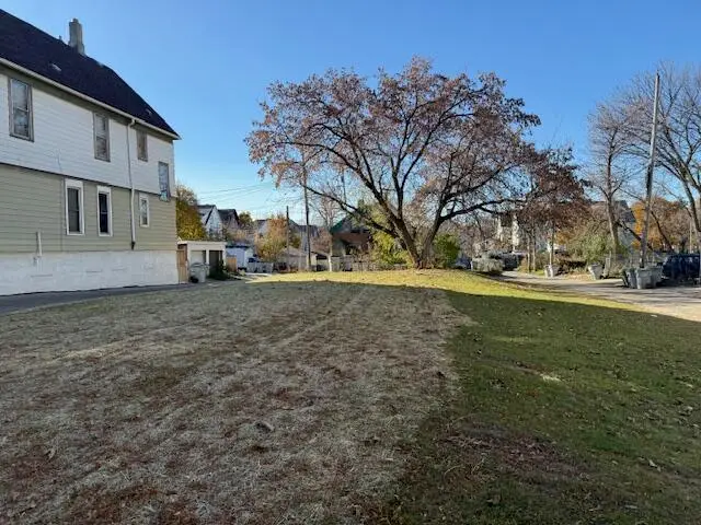 319 N 31st St, Milwaukee, WI 53208 - Image #2