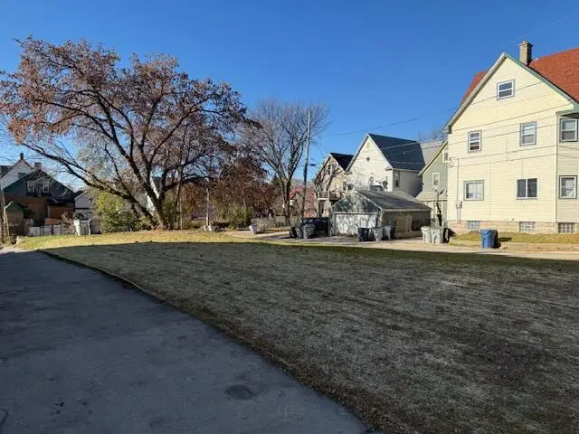 319 N 31st St, Milwaukee, WI 53208 - Image #3