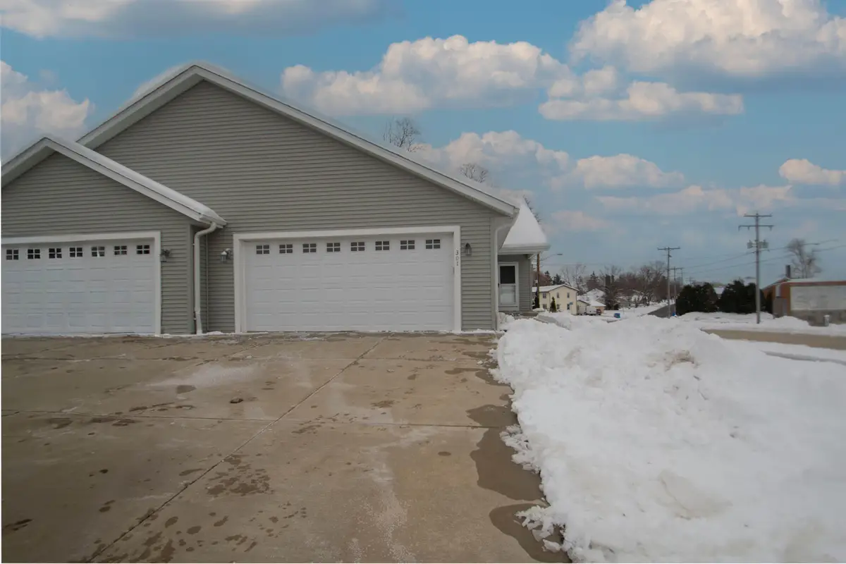 301 Creekside Ct, Watertown, WI 53098 - Image #1