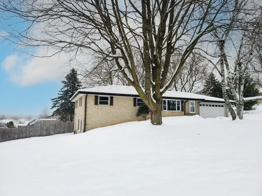 W234N7604 Woodside Rd, Sussex, WI 53089 - Image #2
