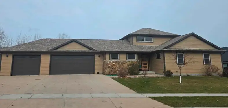 576 Trail Ridge Ln, Plymouth, WI 53073 - Image #2