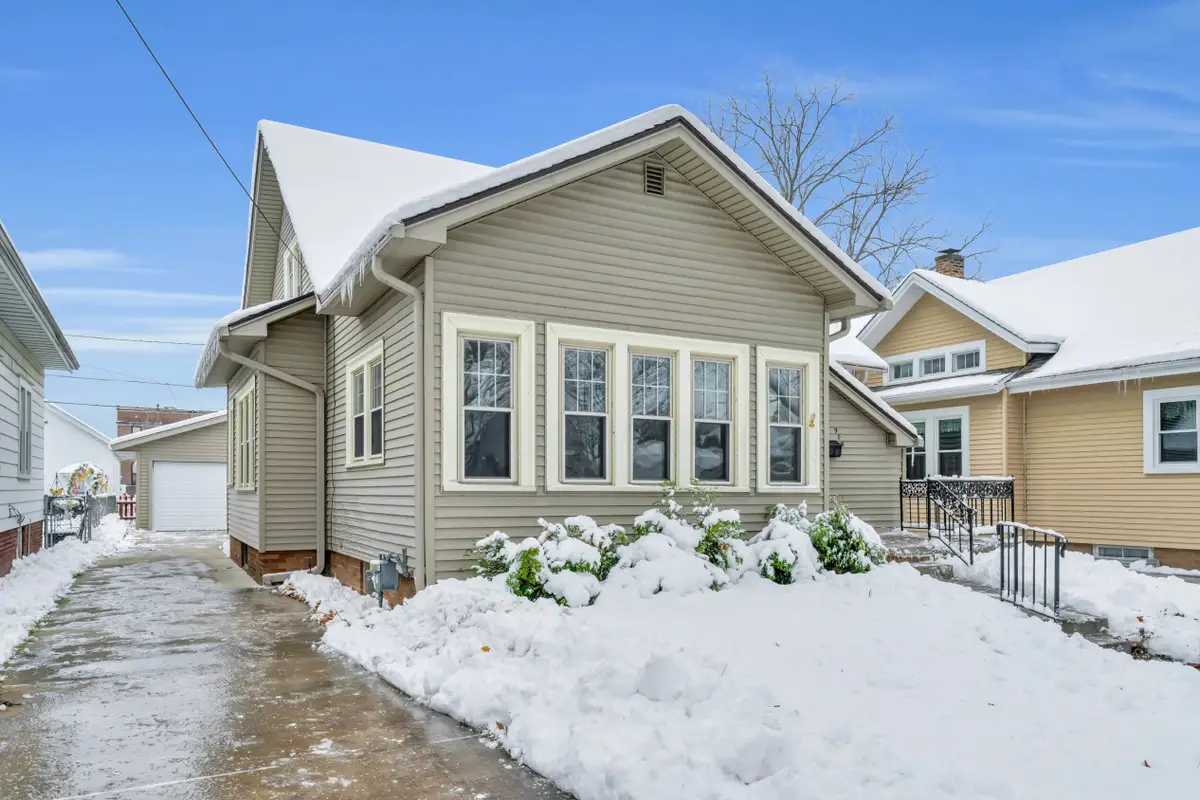 909 Augusta St, Racine, WI 53402 - Image #1